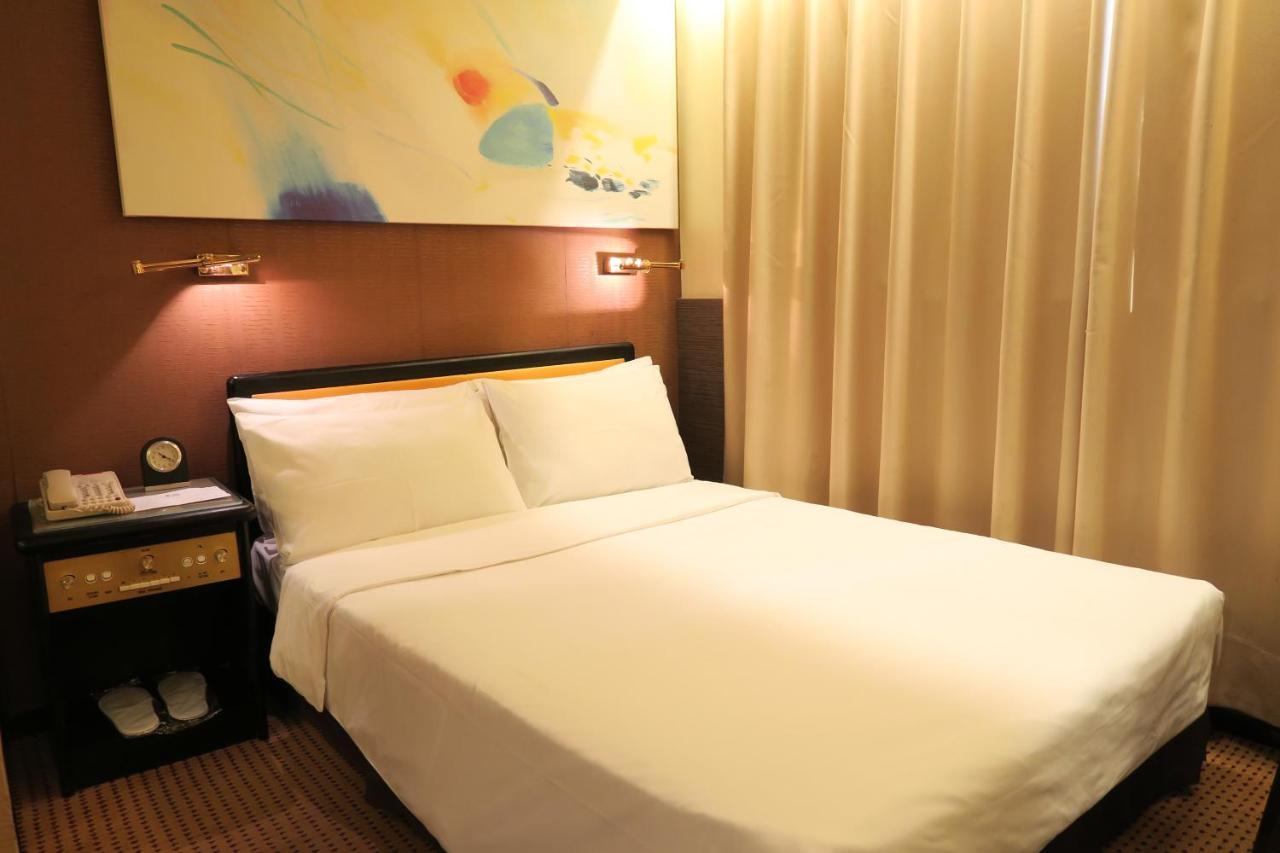 Lovers Room (with Free Sparkling Wine),1149837379:JPEG
